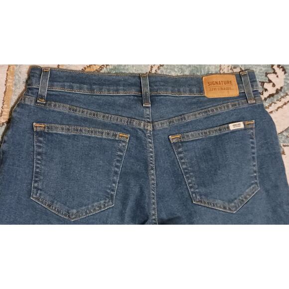 Signature Levi's Strauss Womens Cuffed Cropped Jeans Distressed Sz 12 31Wx25L - Picture 6 of 10